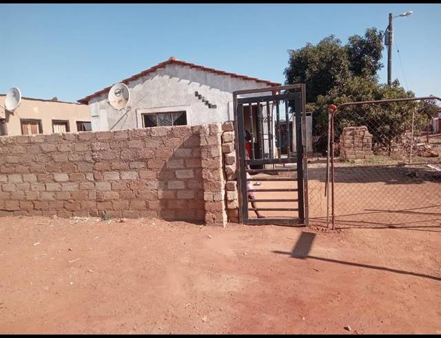 2 BEDROOM HOUSE FOR SALE IN SOSHANGUVE SOUTH